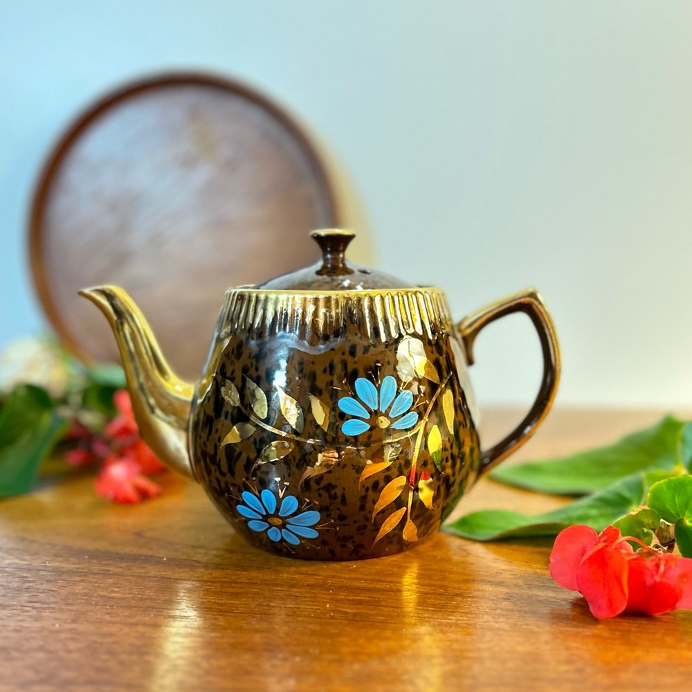 Vintage Teapot Staffordshire Gibsons Collectible Teapot RARE